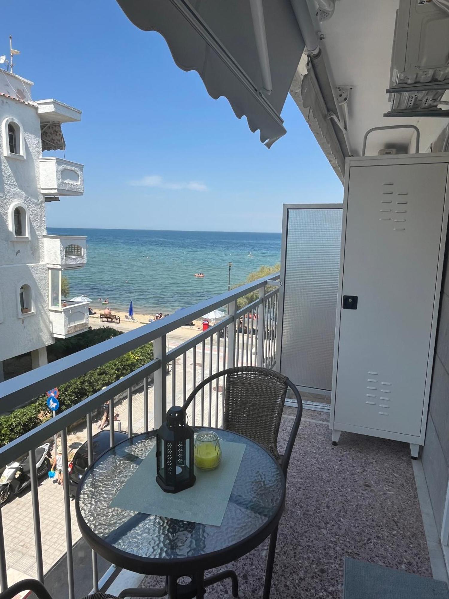 Irene Beach Front Luxury Suite Peraia  Exterior photo